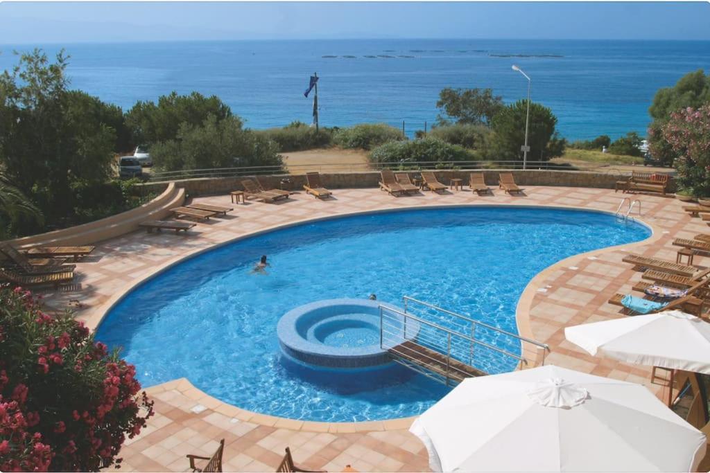 F2 Vue Mer Dans Residence Avec Piscine Ajaccio  Extérieur photo