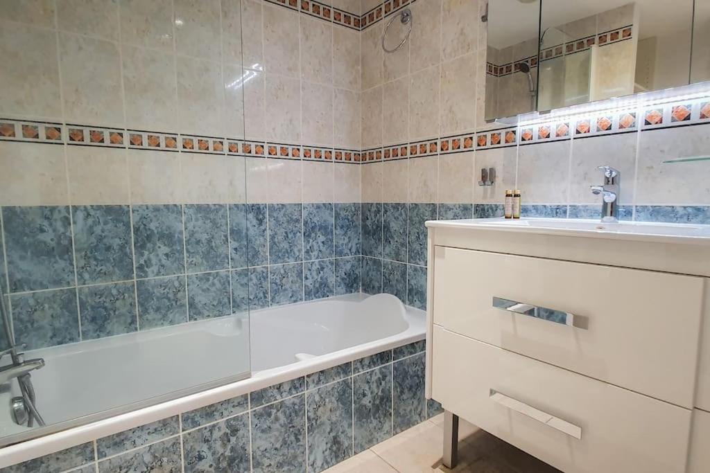 F2 Vue Mer Dans Residence Avec Piscine Ajaccio  Extérieur photo