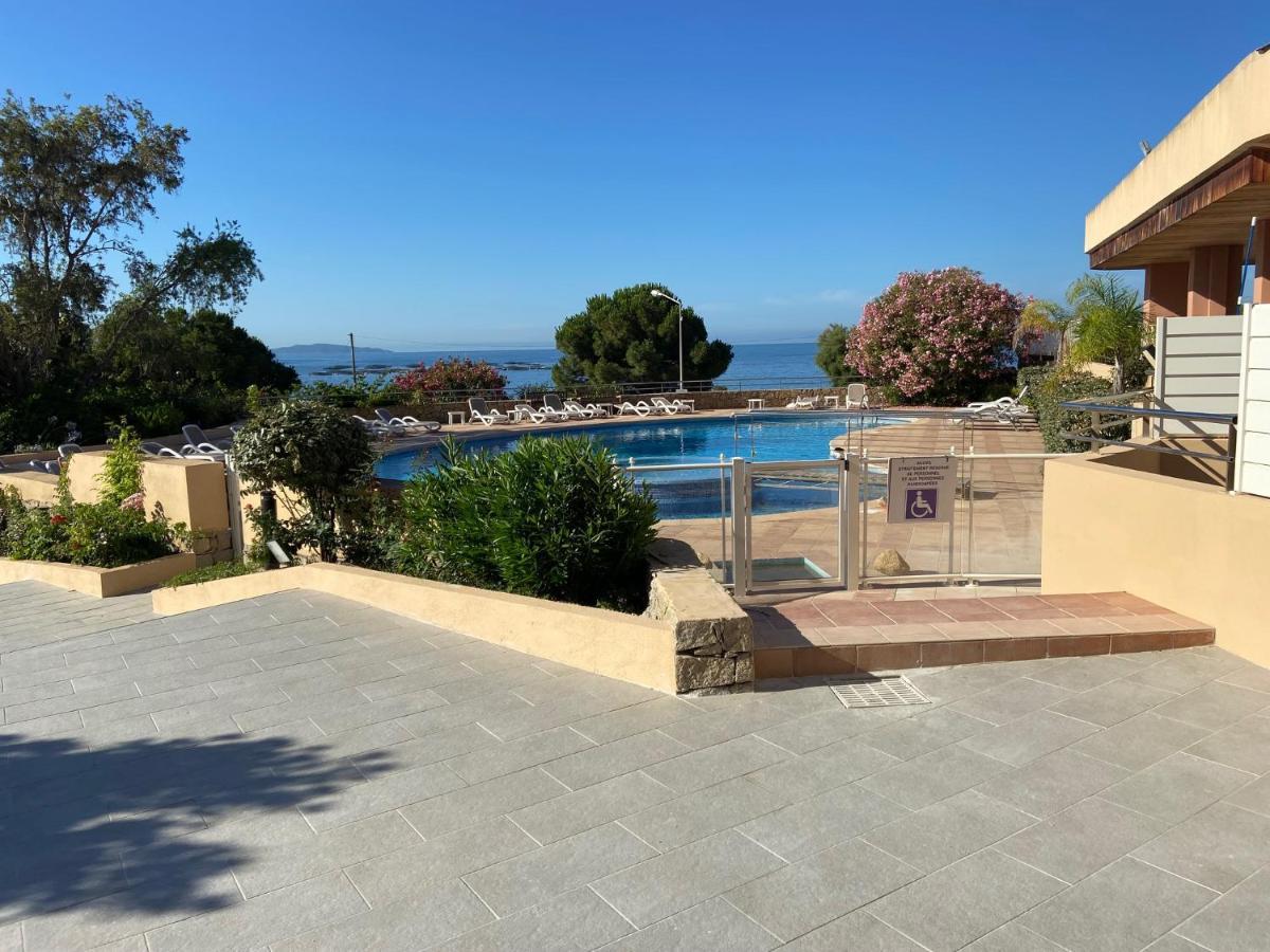 F2 Vue Mer Dans Residence Avec Piscine Ajaccio  Extérieur photo
